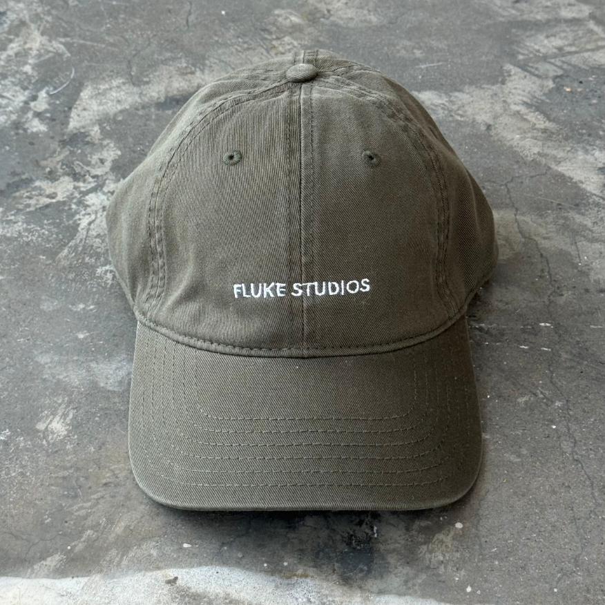 FLUKE STUDIOSยฎ OLIVE LOGO CAP
